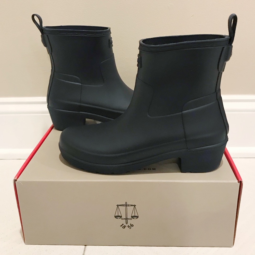 Hunter Refined Low Heel Ankle Biker Boots in Navy
